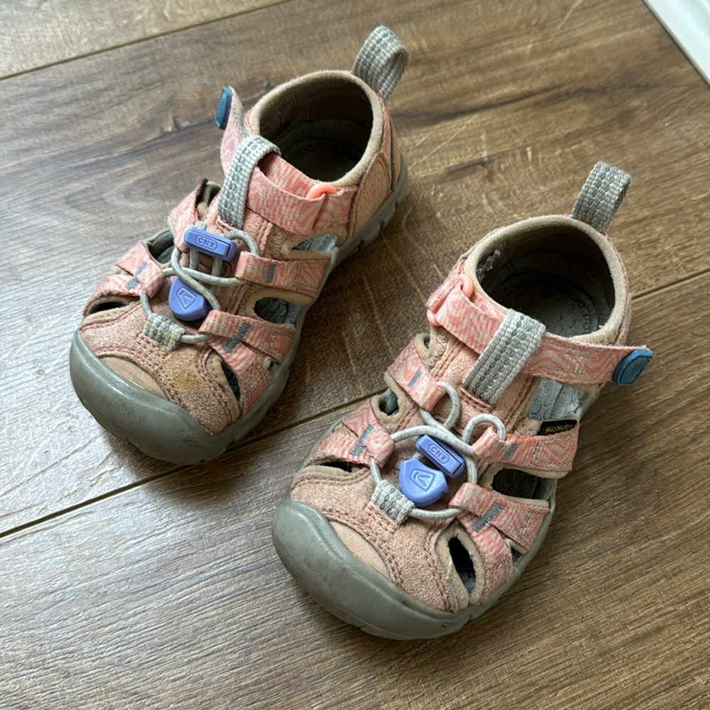 Keen Seacamp II CNX Sandles Sz 8